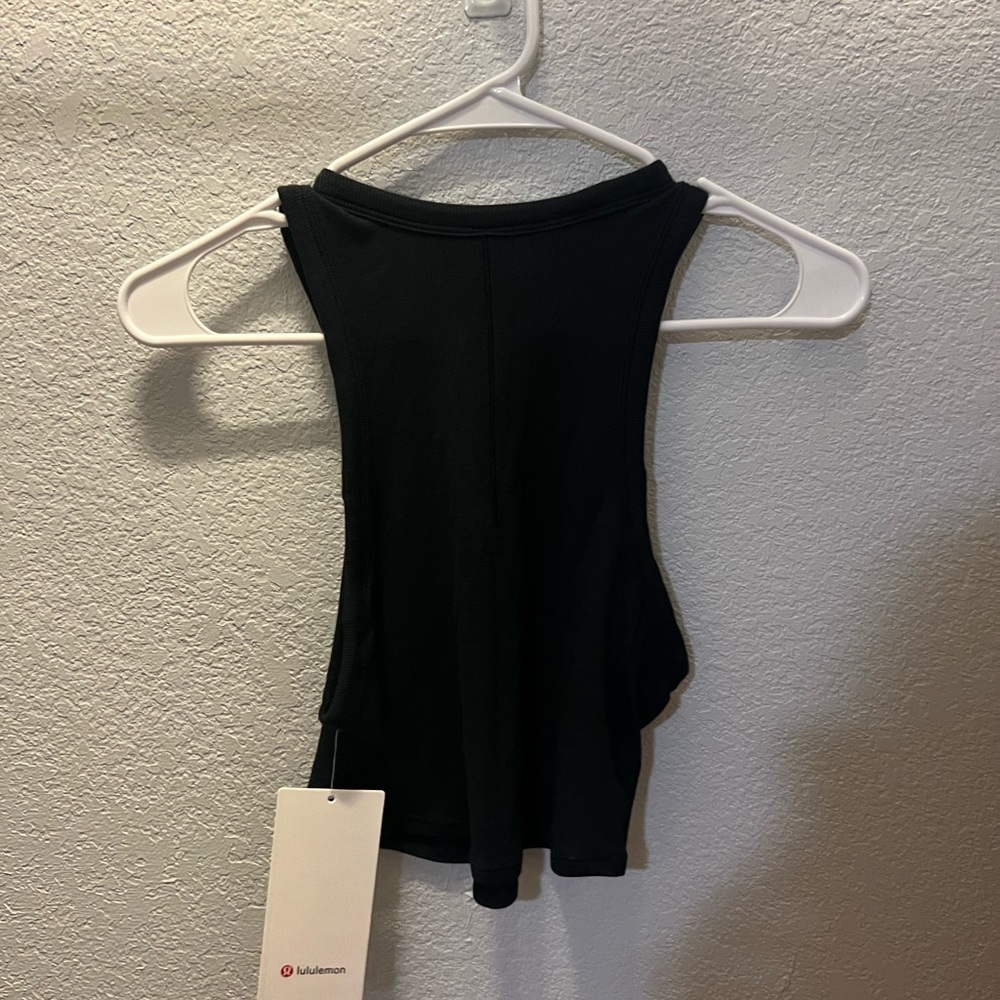 Lululemon Hold Tight Cropped Tank - Picture 2 of 4